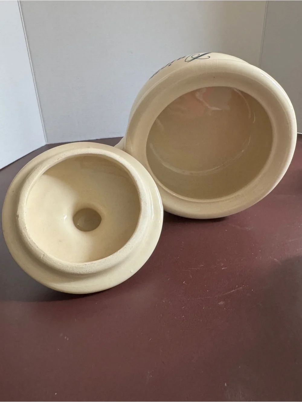 Cream and blue  'Onion' Stoneware  French Soup Bowls with Lids - Set of 4